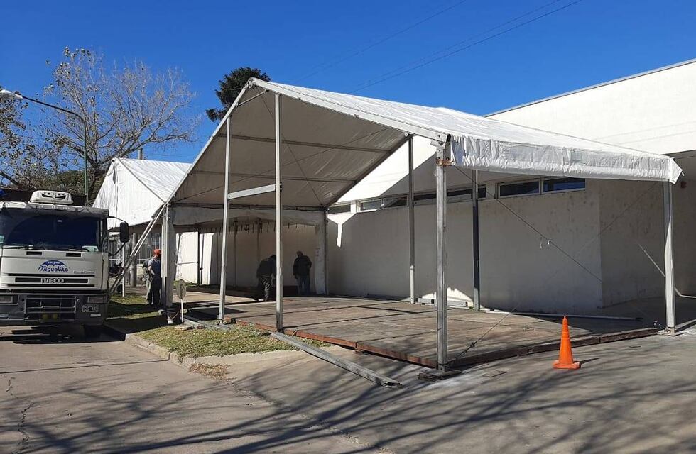 Coronavirus en Rafaela: montan una nueva terapia en una carpa