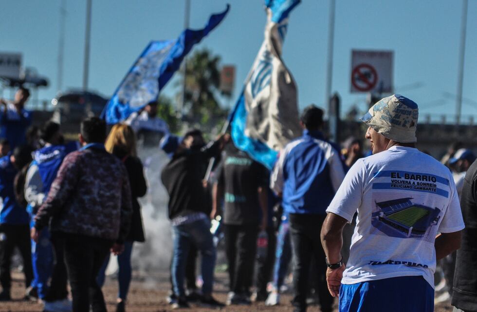 Centenario del Tomba: fuegos artificiales y un gran caravanazo para festejar