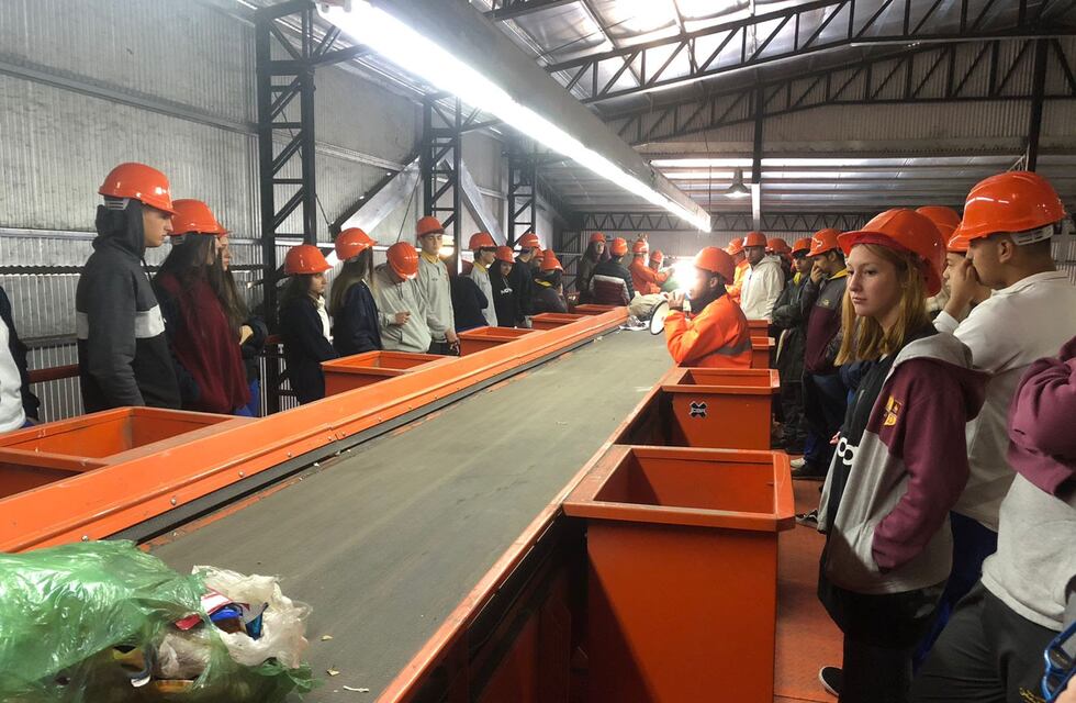 Estudiantes de las escuelas Julieta Delfino y Remedios de Escalada visitaron el Centro Ambiental Modelo