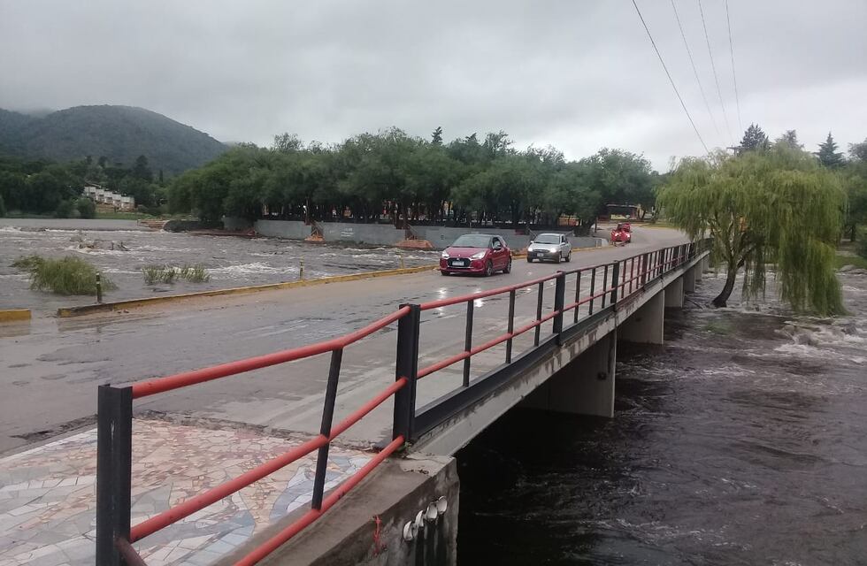 Carlos Paz: ingresó la creciente al Río San Antonio