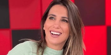 Cinthia Fernández se adelantó al verano y posó con un espectacular traje de baño