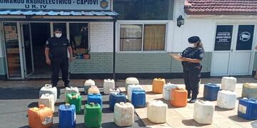 Secuestraron bidones de combustible ilegales en Capioví.