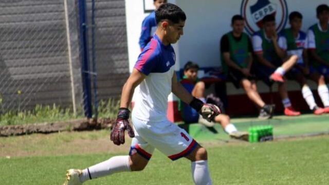 Alejo Rodríguez, con 17 años debutará en el arco de Rosario Puerto Belgrano.