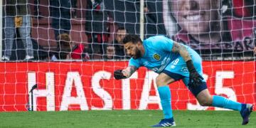 El futbolista de 36 años jugó 5 partidos con Carlos Tevez como director técnico.