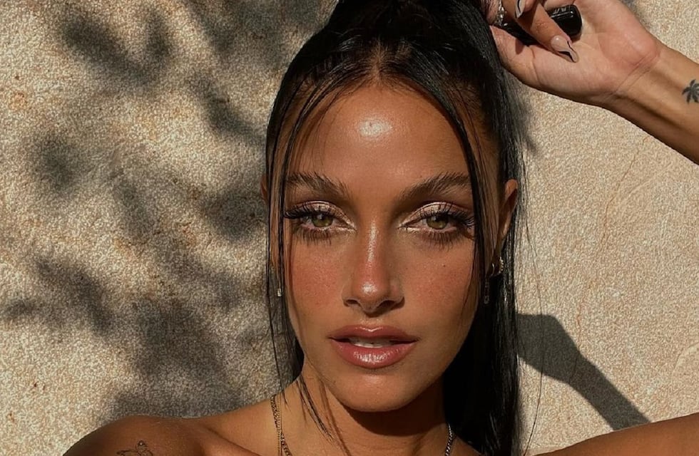 En transparencias y cubierta de sangre, Oriana Sabatini anunció la llegada de un nuevo tema