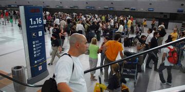 Nuevas medidas en los vuelos ante la aparición de cepas de coronavirus. (Archivo)