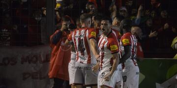 San Martín ganó y es líder.