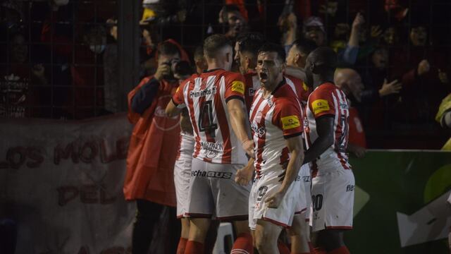 San Martín ganó y es líder.