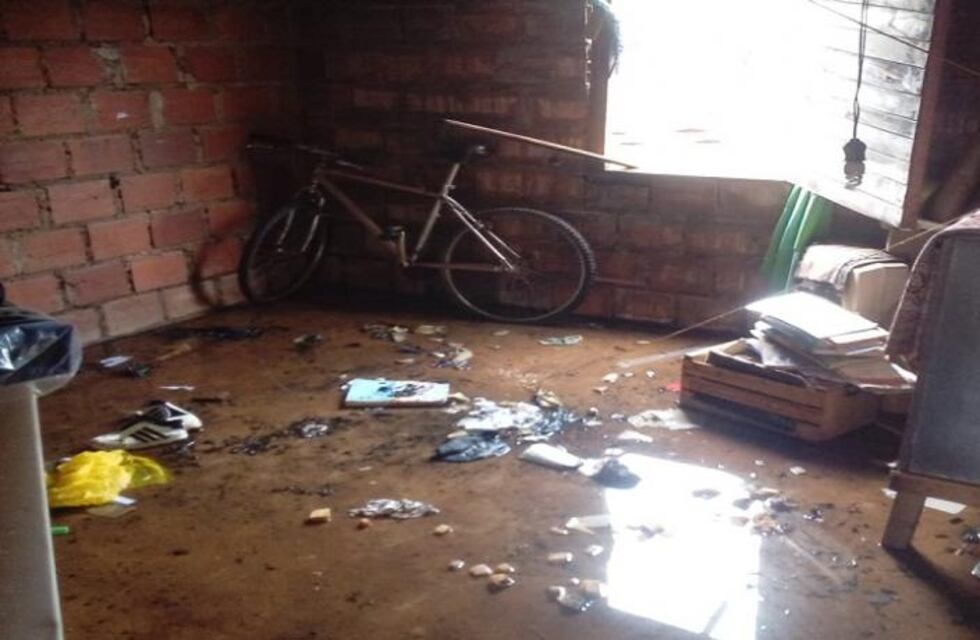 Un cortocircuito en una vivienda precaria en Eldorado causó un principio de incendio