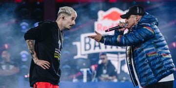 Skone y Aczino en la final de la Red Bull Internacional 2021.