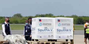 El segundo lote de las vacunas rusas Sputnik V llegó a la Argentina. (Aerolíneas Argentinas)