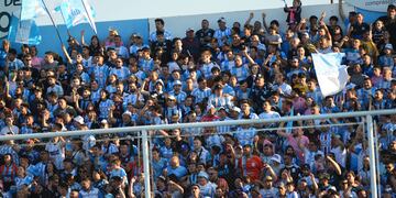 Una multitud acompañará a Racing en San Luis, por el sueño del ascenso (foto Javier Ferreyra).