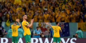 Australia festeja la clasificación a octavos de final del Mundial Qatar 2022. (AP)