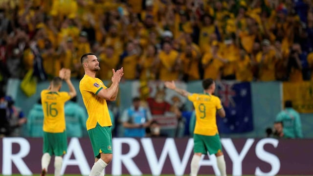 Australia festeja la clasificación a octavos de final del Mundial Qatar 2022. (AP)