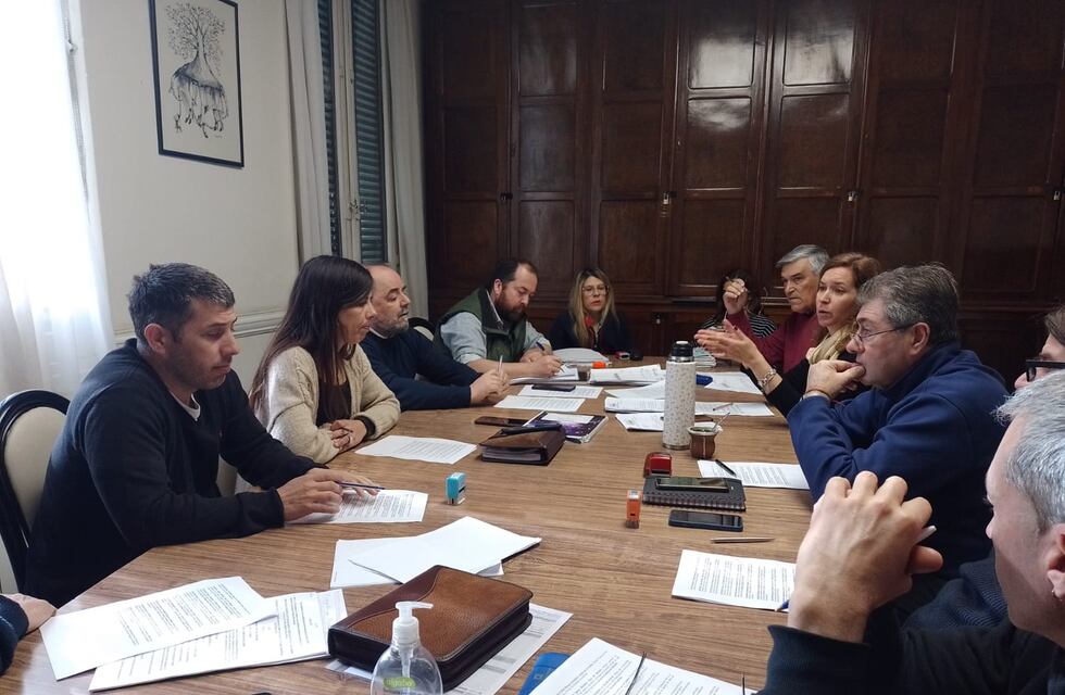 Comisión de Hacienda: aumento de tasas, crédito para maquinarias y arrendamiento de la Arenera de Claromecó los temas tratados