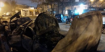 Los vehículos estaban estacionados frente a la entrada de Donado y Forest.