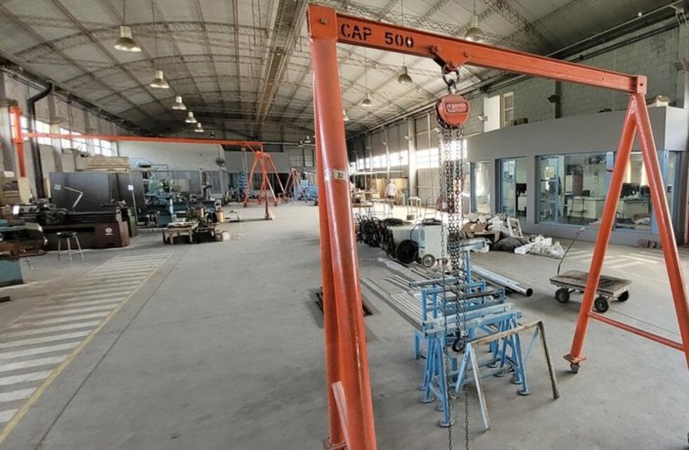 Después de muchos años, Luna y Bortolón S.A. de Arroyito cierra sus puertas y remata las herramientas