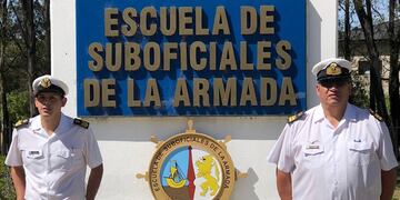 El Cabo puntaltense junto a su Padre