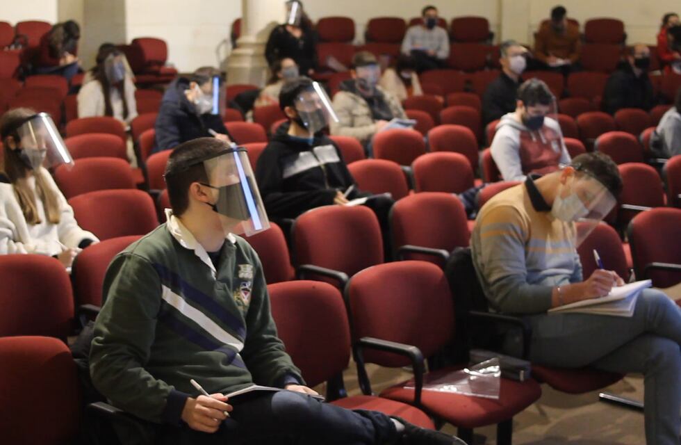 Docentes de la UNR reclaman aumento con cláusula gatillo trimestral