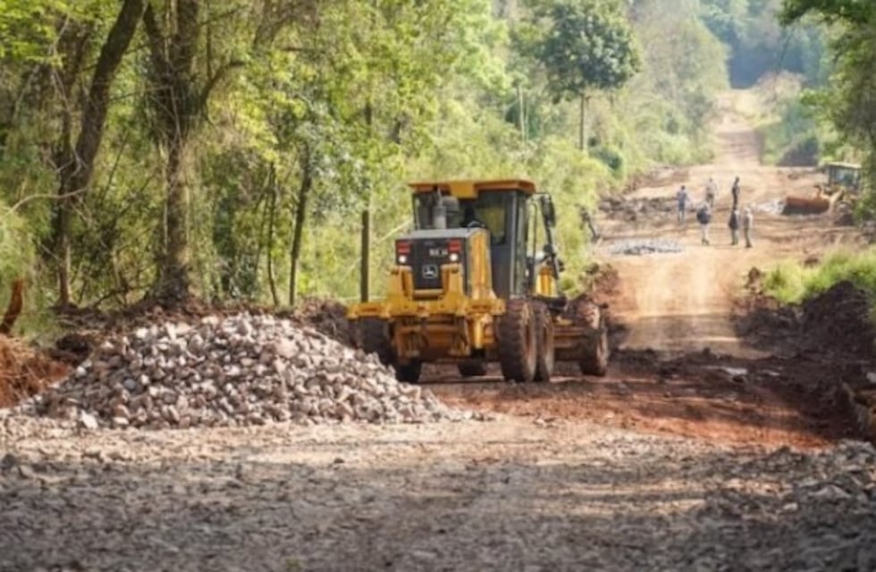Hugo Passalacqua recorrió obras en Eldorado