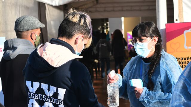 Vacunación en Pérez para personas de 12 a 17 años(Pedro Castillo/ La Voz)