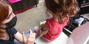 Las cuatro razones para vacunar a los niños, niñas y adolescentes que difundió la SAP