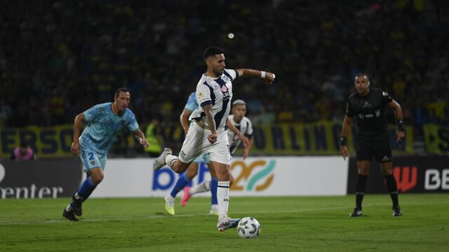 Con clase, Nahuel Bustos esta vez acertó el penal para Talleres, ante Boca.