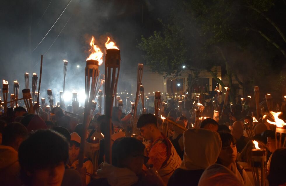Estudiantes de Colón celebraron su tradicional “Quema del Muñeco 2022″