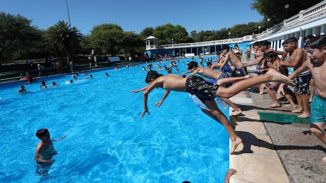 Ya se puede disfrutar de las piletas municipales en Córdoba.