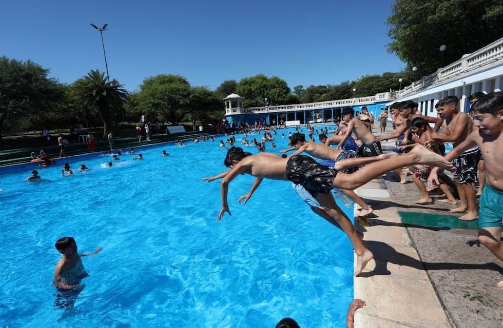 Abrieron las piletas municipales en Córdoba: cuánto cuesta la entrada