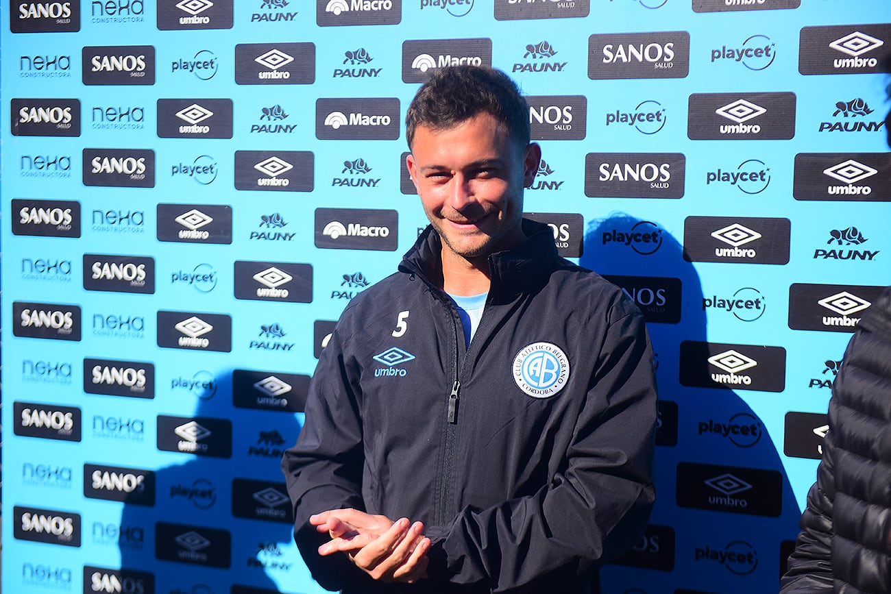 Santiago Longo jugador de Belgrano en el predio de VIlla Esquiú . (José Gabriel Hernández / La Voz)
