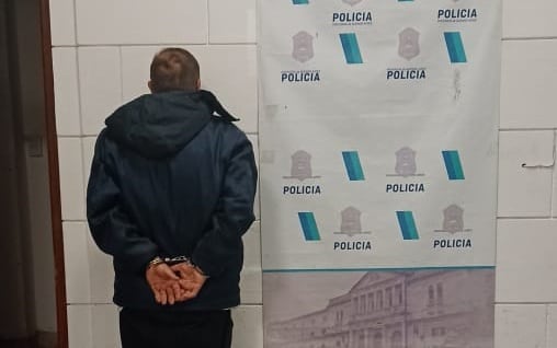 Tres Arroyos: golpeó em el rostro a su pareja y la amenazó con un cuchillo