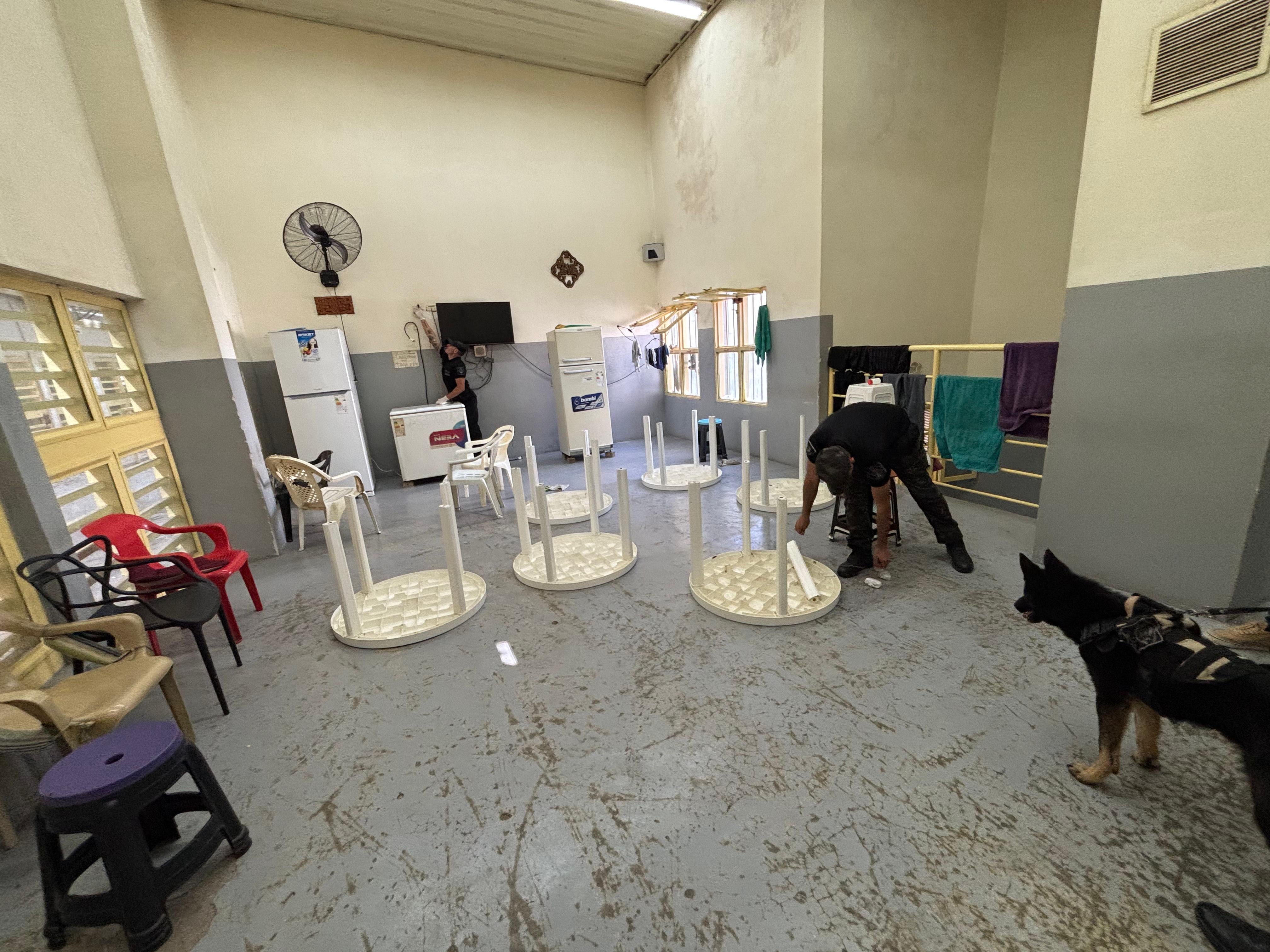 Fueron requisadas las oficinas administrativas del Servicio Penitenciario así como también cuatro pabellones. (Gentileza)