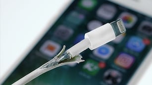 Cómo arreglar, de forma casera, un cargador de celular.