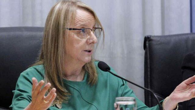 Alicia Kirchner fue increpada por la directora de una biblioteca municipal de Caleta Olivia.