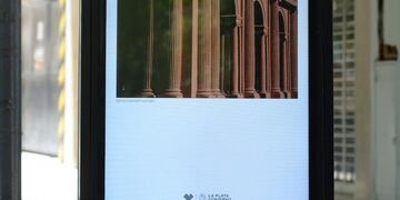 Las obras serán exhibidas en 30 tótems publicitarios.