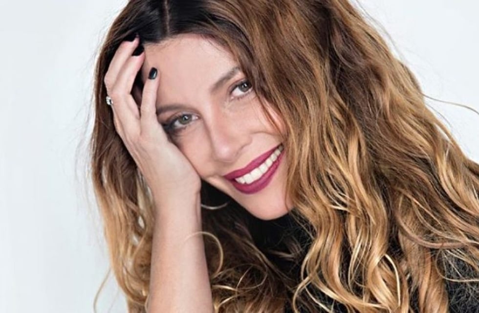Mónica Ayos aprovechó la golden hour para cautivar a sus fans