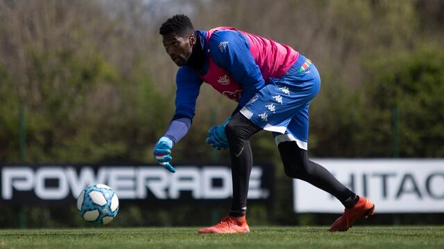 El ecuatoriano tendrá menos chances de jugar en el Fortín este año. (@velez)