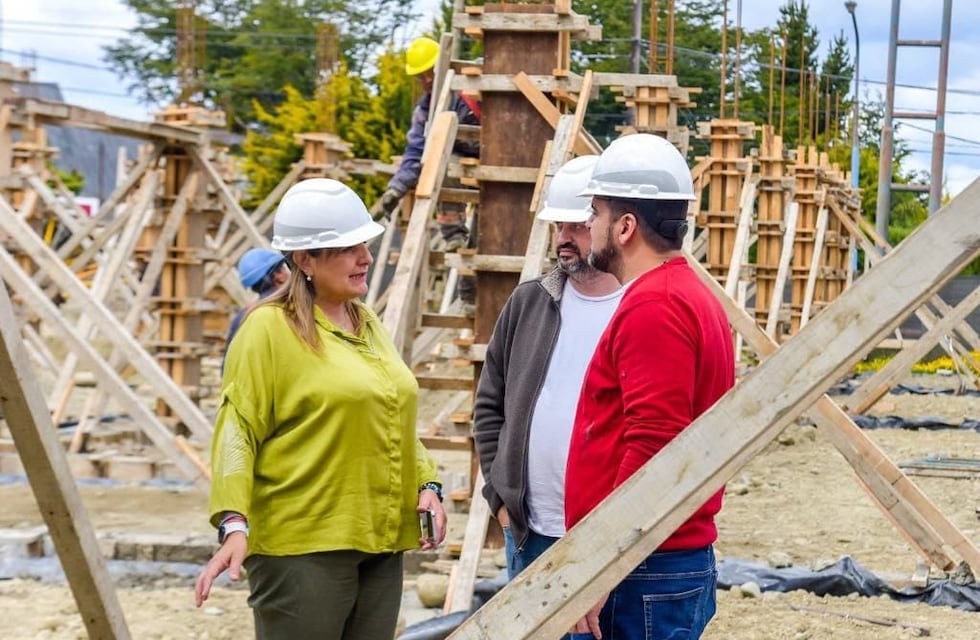 “Las obras del edificio de Defensa Civil y de la Residencia de Adultos Mayores avanzan a muy buen ritmo”