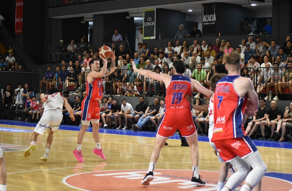 Con una hinchada que fue el “sexto jugador”, Jujuy Básquet consiguió su primer triunfo de local