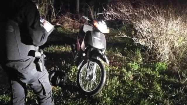 Recuperan motocicleta robada en Mártires.