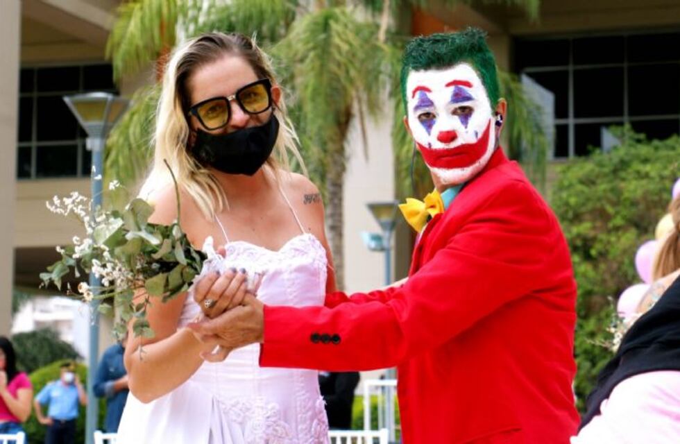 El “Guasón” y varias novias reclamaron la reapertura de los eventos privados multitudinarios