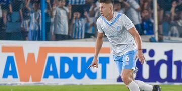 Atlético de Tucumán venció al Ferroviario por 2 a 0.