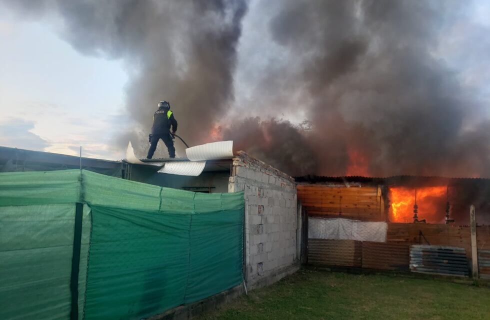 Bella Vista: una familia perdió todo en el incendio de su casa y es asistida por el gobierno de la provincia