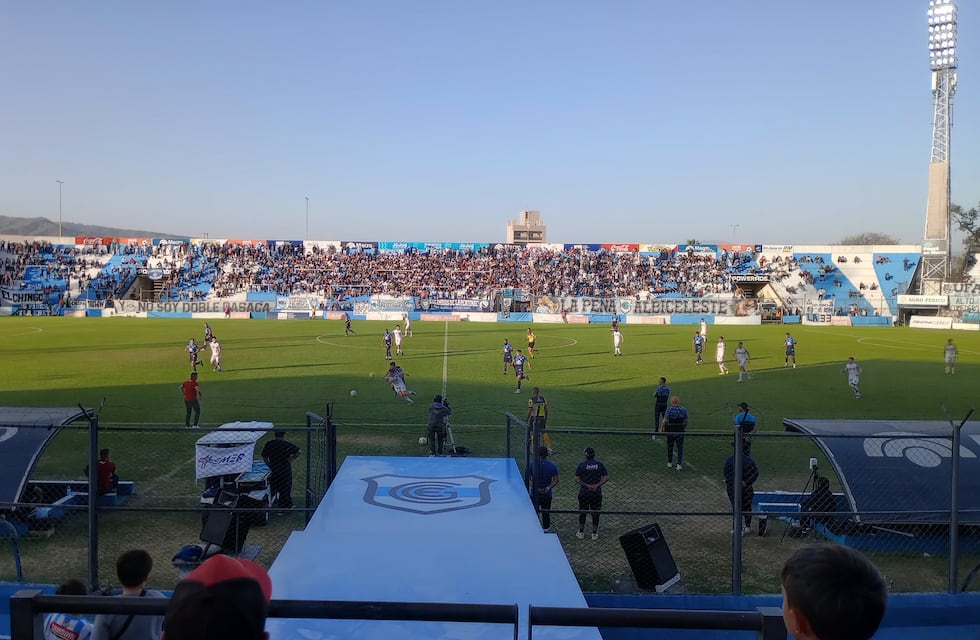 Gimnasia de Jujuy logró de local un triunfo que alimenta el sueño de ascenso