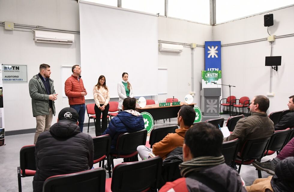 Empleo Verde: 20 rafaelinos se suman como instaladores de colectores solares