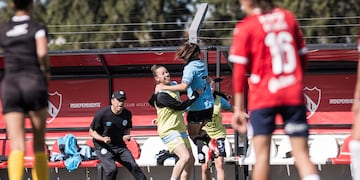 Belgran goleó a Independiente en Villa Domínico (Avellaneda), en Primera del fútbol femenino.