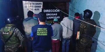 Desarticularon otro punto de venta de drogas en Posadas y detuvieron a 7 personas