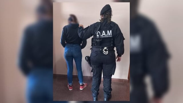 Al momento de la detención se secuestró un cuchillo y un pedazo de hierro.
