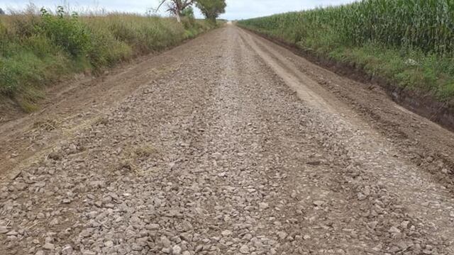 Se firmó un convenio para mejorar los caminos rurales en Azul